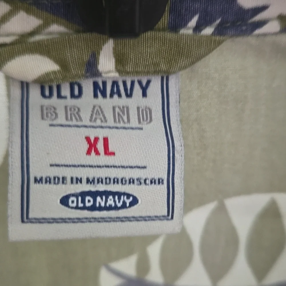 Old Navy Green and Blue Patterned Men's Shirt - Picture 4 of 9